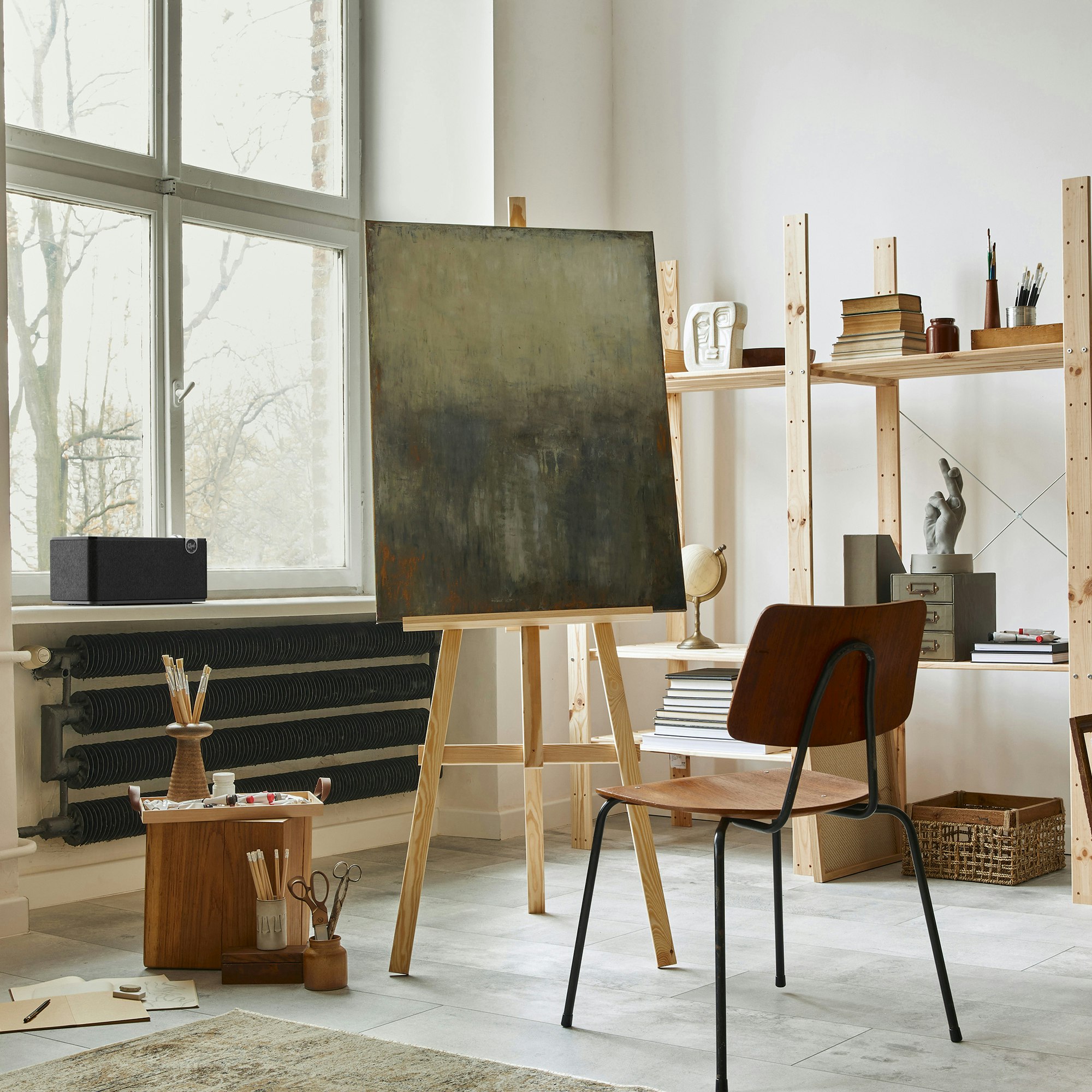 Klipsch The One Plus in art studio MOBILE